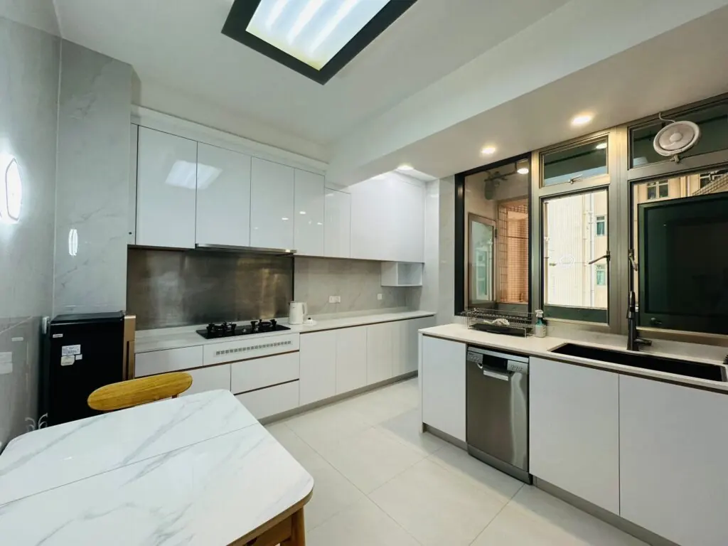 One Oasis w/ Balcony Four Bedroom (For Rent) — main photo