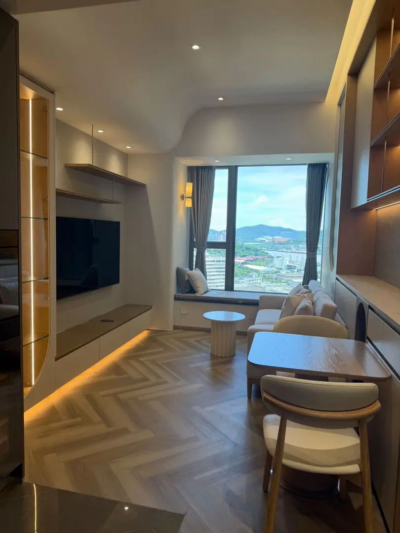 Grand Oasis w/ Balcony (For Rent) — main photo