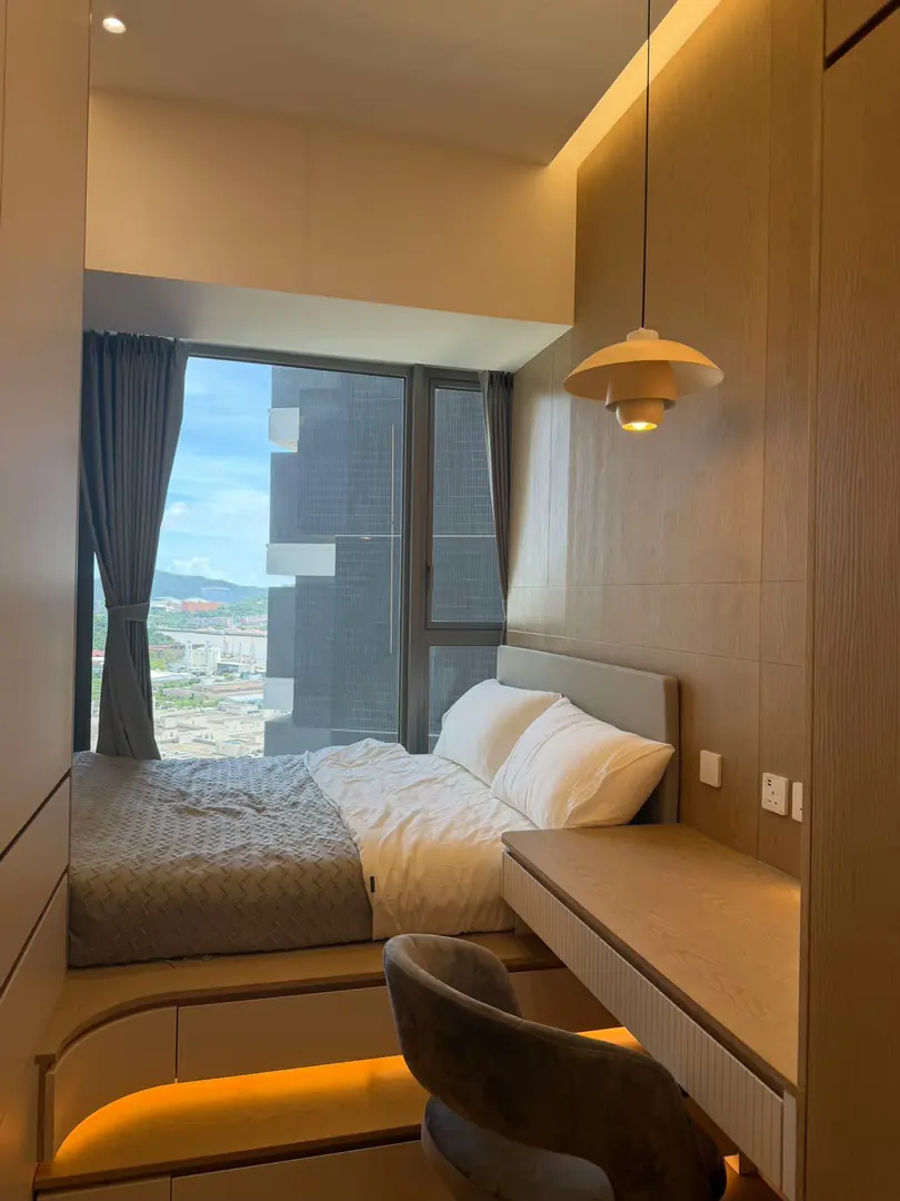 Grand Oasis w/ Balcony (For Rent) — photo 3