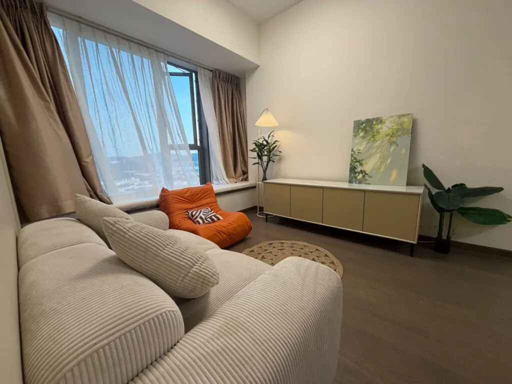The Peak w/ Balcony (For Rent) — main photo