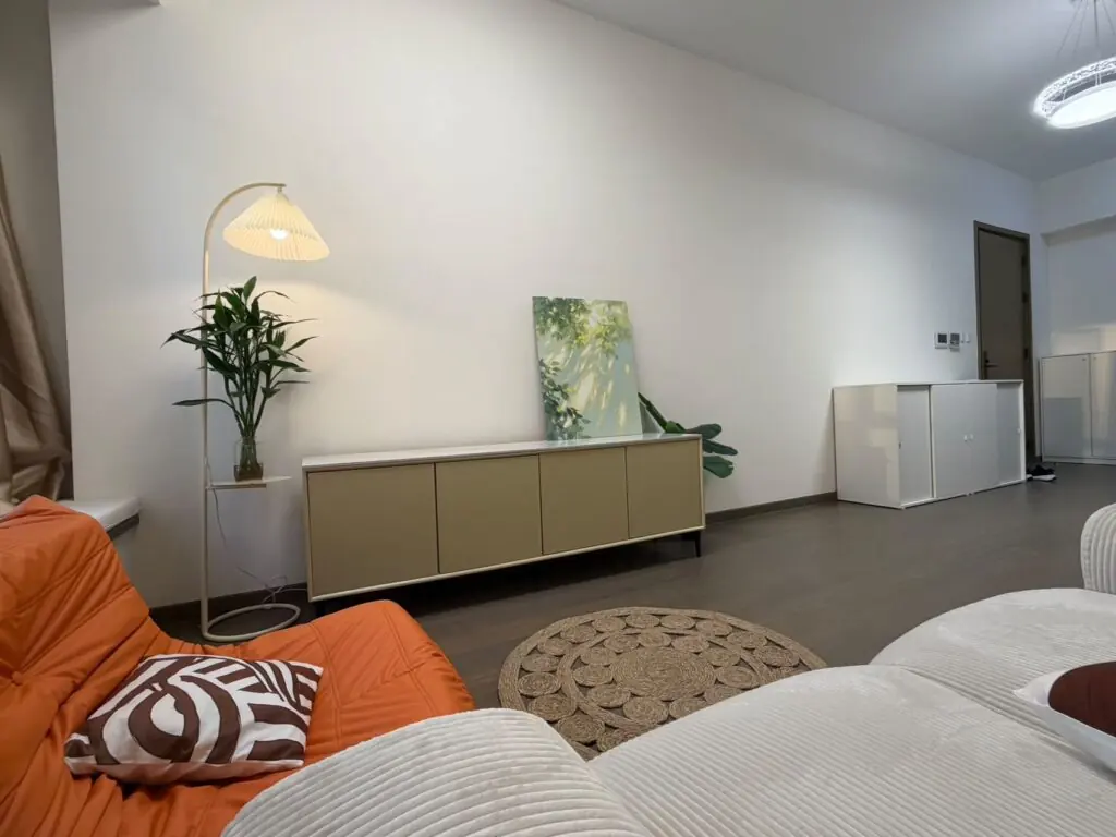 The Peak w/ Balcony (For Rent) — photo 3
