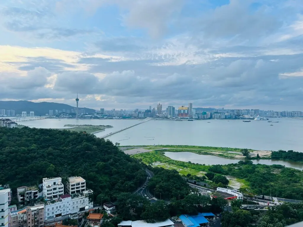 One Oasis (For Rent) — photo 3